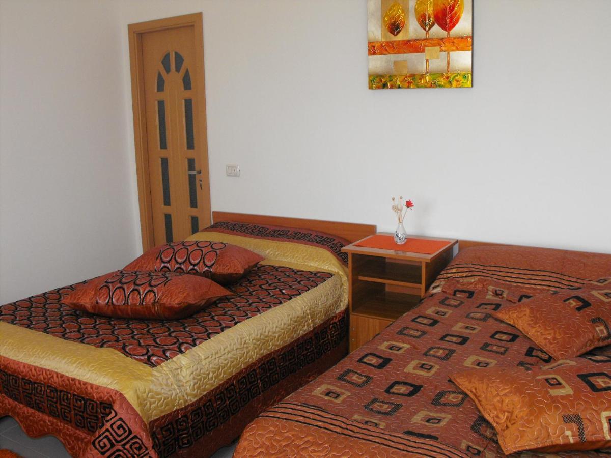 Casa Rustica Apart & Rooms Cîmpineanca Esterno foto